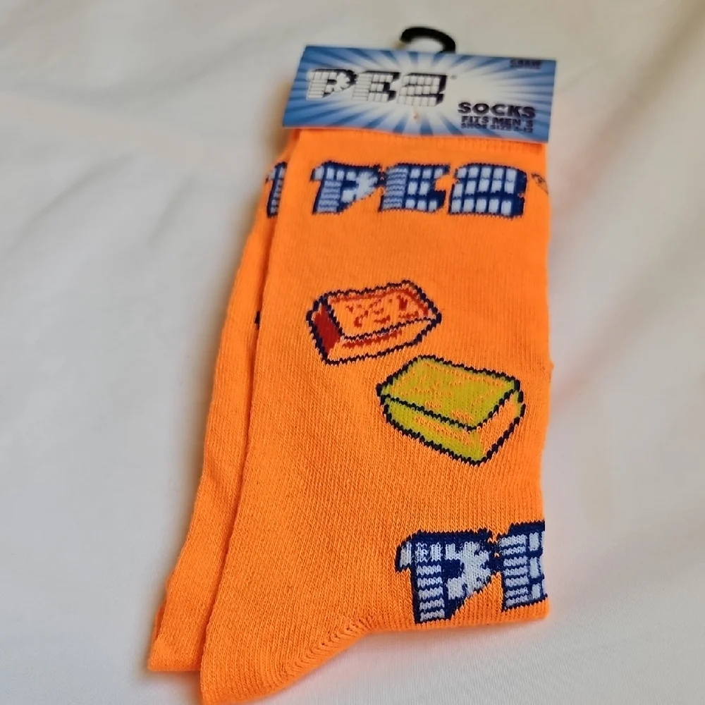PEZ Mens Graphic Crew Socks 6-12 NWT